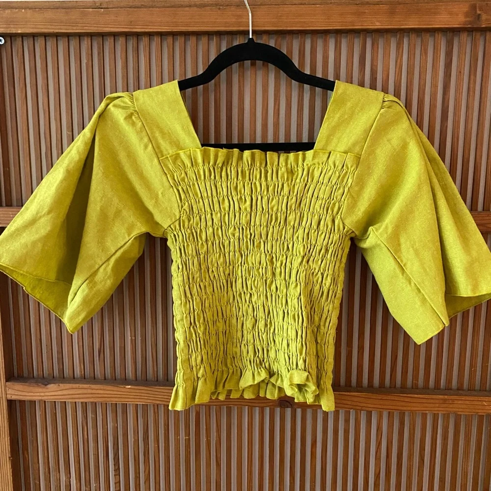 Lisa Says Gah Smocked Toni Top in Chartreuse M; limited edition! - Picture 4 of 12